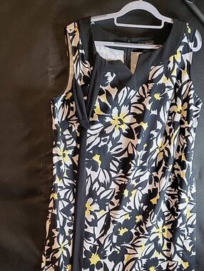 Jessica Howard Black and White Floral Shift Dress with Yellow Detail